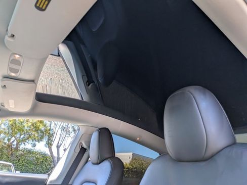 Used 2024 Tesla Model Y Long Range AWD/4WD image 13