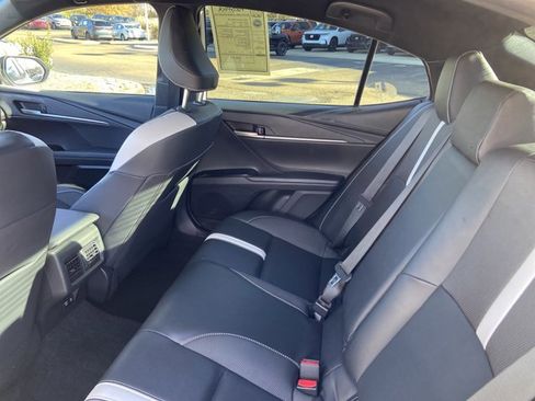 Used 2025 Toyota Camry SE image 16