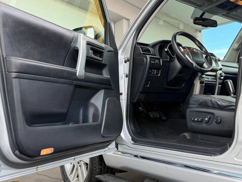 Used 2012 Toyota 4Runner Limited image 27