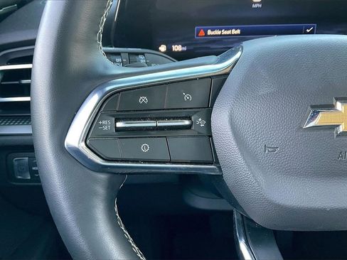 Used 2025 Chevrolet Traverse LT image 17