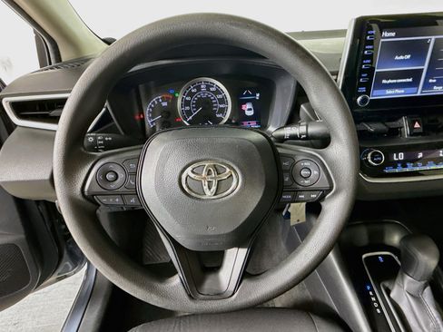Used 2020 Toyota Corolla LE FWD image 11