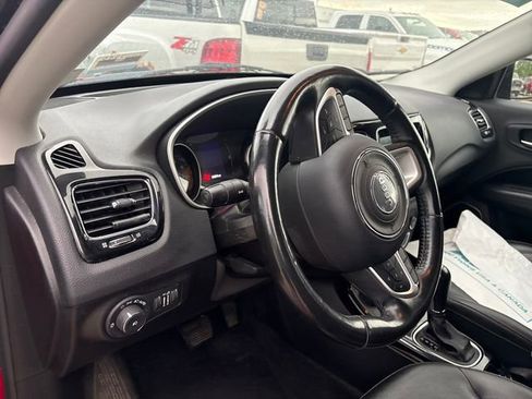 Used 2019 Jeep Compass Latitude AWD/4WD image 8