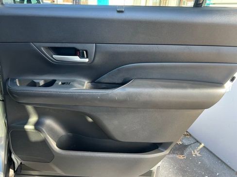 Used 2025 Toyota Grand Highlander AWD image 23