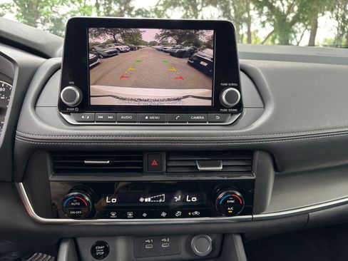 Used 2025 Nissan Rogue SV FWD image 17