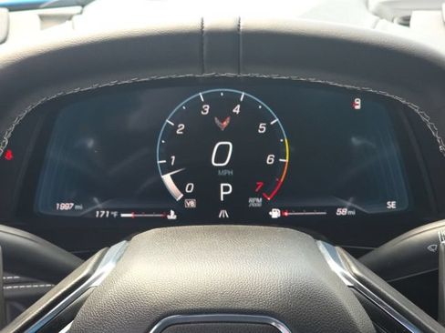 Used 2024 Chevrolet Corvette Stingray Coupe RWD image 16