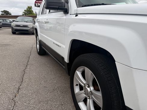Used 2014 Jeep Patriot Latitude w/ All Weather Capability Group AWD/4WD image 34