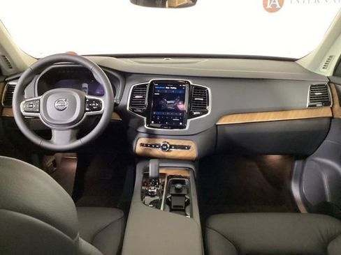 New 2025 Volvo XC90 T8 Plus w/ Protection Package Premier image 12