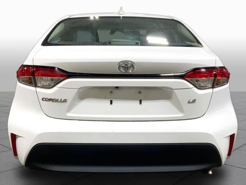 Used 2024 Toyota Corolla LE FWD image 5