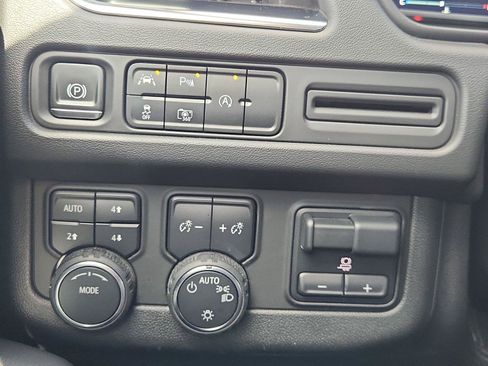 Used 2023 Chevrolet Tahoe LT w/ LT Signature Package AWD/4WD image 17