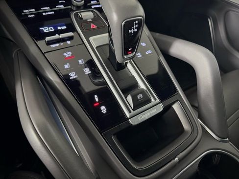 Certified 2020 Porsche Cayenne Turbo image 26