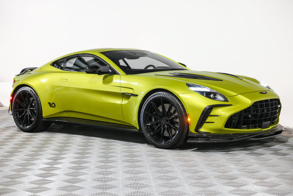Used 2025 Aston Martin V8 Vantage Coupe RWD image 4