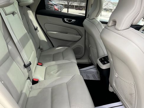 Used 2023 Volvo XC60 B5 Ultimate AWD/4WD image 16