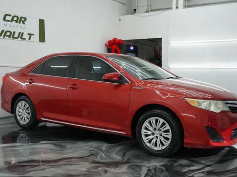 Used 2012 Toyota Camry LE w/ Preferred Accessory Pkg FWD image 5