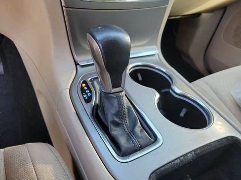 Used 2021 Jeep Grand Cherokee Laredo RWD image 24