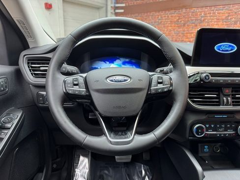 Used 2022 Ford Escape SEL w/ Technology Package image 14