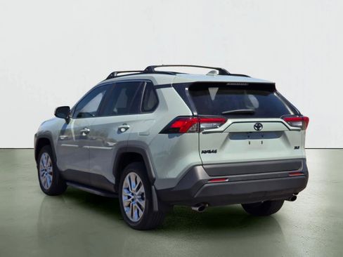 Used 2023 Toyota RAV4 XLE Premium FWD image 4