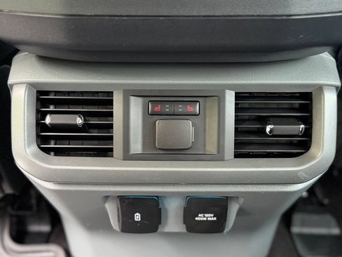 Used 2022 Ford F150 Lariat w/ Equipment Group 502A High AWD/4WD image 8
