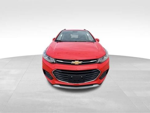 Certified 2020 Chevrolet Trax LT w/ LT Convenience Package image 3