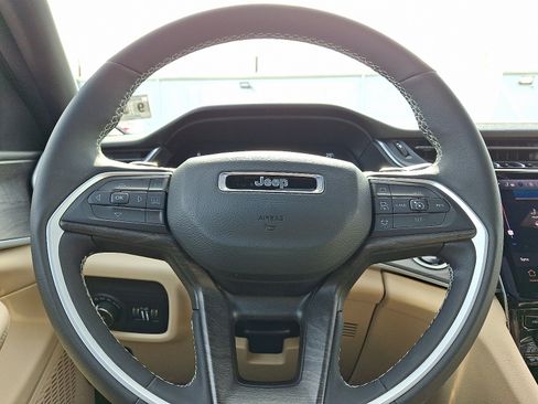 Certified 2025 Jeep Grand Cherokee L Limited image 21