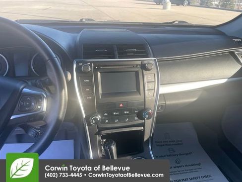 Used 2016 Toyota Camry SE image 18