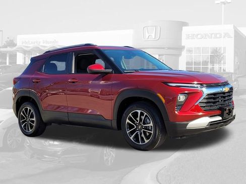 Used 2025 Chevrolet TrailBlazer LT image 5