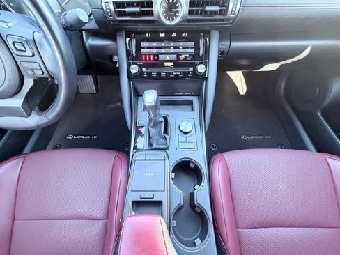 Used 2022 Lexus IS 300 image 16