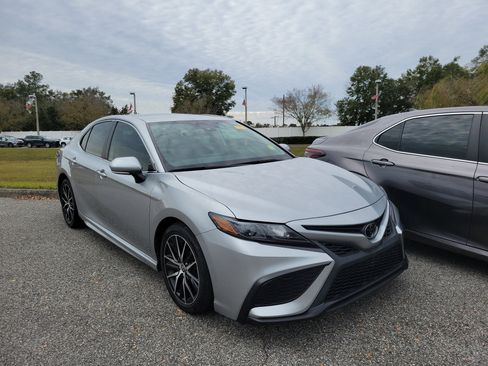 Used 2023 Toyota Camry SE image 29