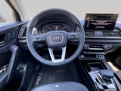 Used 2024 Audi Q5 2.0T Premium w/ Convenience Package AWD/4WD image 6