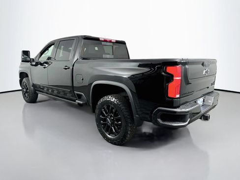 Used 2025 Chevrolet Silverado 2500 High Country w/ Midnight Edition AWD/4WD image 6