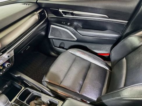 Used 2024 Kia Telluride LX FWD image 21