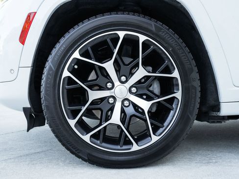 Used 2022 Jeep Grand Cherokee Summit image 31