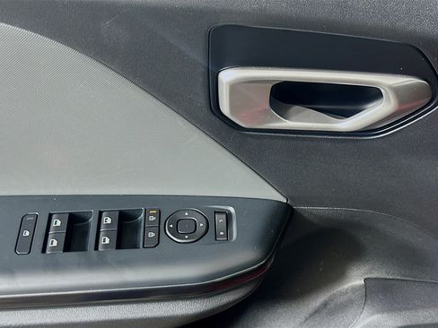 Used 2025 Kia K4 FWD image 15