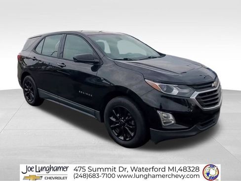 Certified 2018 Chevrolet Equinox LS FWD image 2