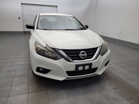 Used 2017 Nissan Altima 2.5 SR w/ Midnight Edition Package FWD image 14