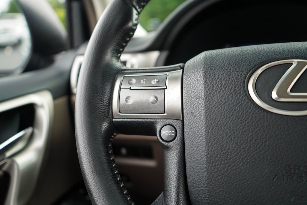 Used 2019 Lexus GX 460 w/ Navigation Package AWD/4WD image 35