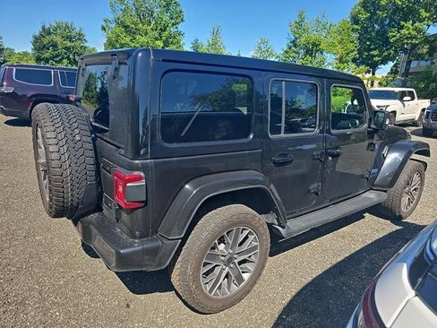 Used 2024 Jeep Wrangler High Altitude AWD/4WD image 8