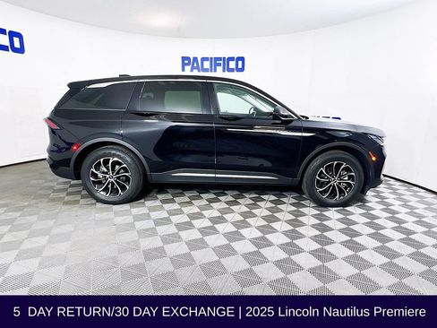 Used 2025 Lincoln Nautilus Premier w/ Equipment Group 102A AWD/4WD image 9