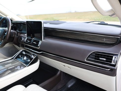 Used 2020 Lincoln Navigator L Black Label w/ Cargo Convenience Package image 50