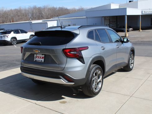 New 2026 Chevrolet Trax LT w/ LT Convenience Package image 4