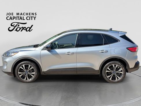Used 2022 Ford Escape SE w/ SE Sport Appearance Package AWD/4WD image 8
