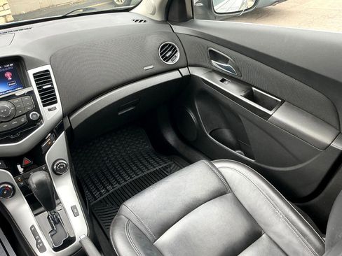 Used 2014 Chevrolet Cruze LT image 17