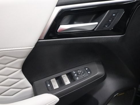 New 2025 Mitsubishi Outlander AWD image 17