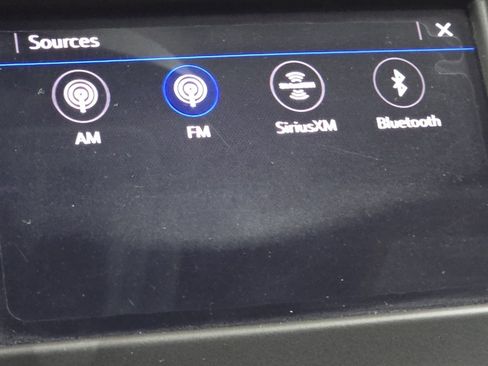 Used 2022 Chevrolet Equinox LT w/ LPO, Floor Liner Package image 5