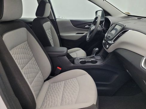 Used 2020 Chevrolet Equinox LS image 21
