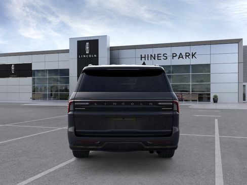 New 2026 Lincoln Navigator L Reserve AWD/4WD image 5
