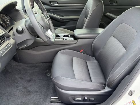 Certified 2024 Nissan Altima 2.5 SV w/ SV Premium Package FWD image 23