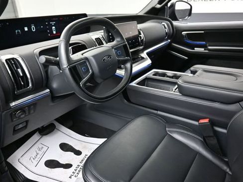 Used 2025 Ford Expedition Platinum w/ Stealth Appearance Package AWD/4WD image 19