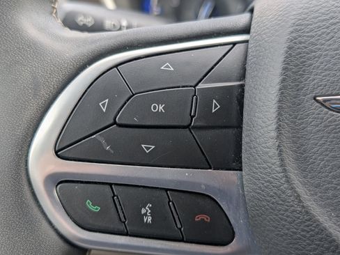 Used 2023 Chrysler Voyager LX FWD image 11