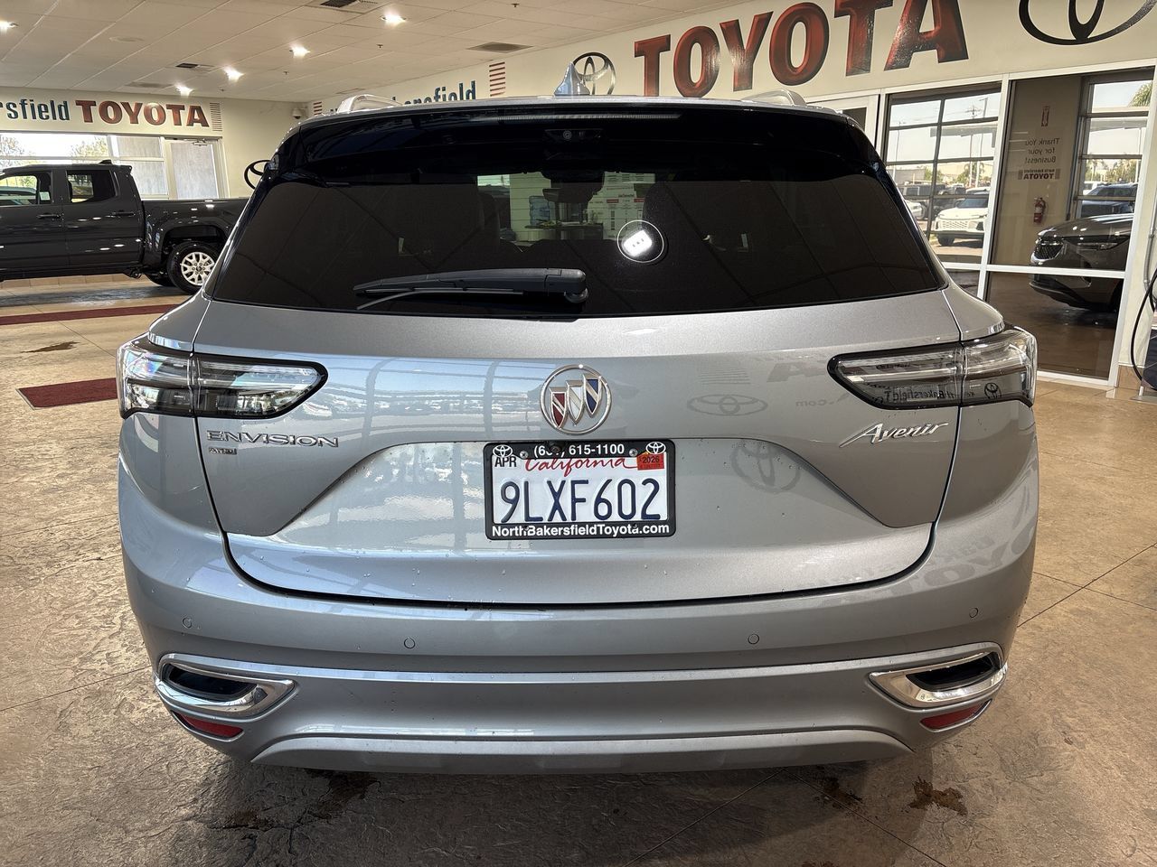 Used 2023 Buick Envision Avenir AWD/4WD image 9