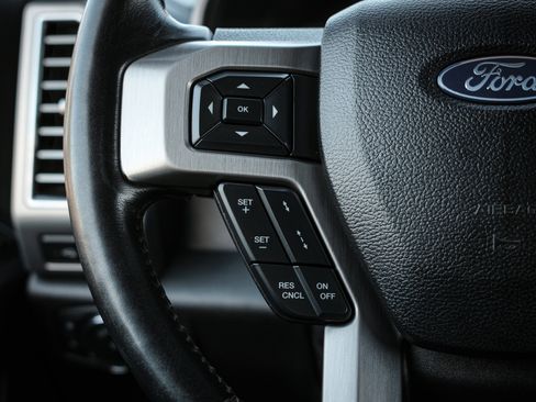 Used 2021 Ford F450 Platinum w/ FX4 Off-Road Package image 18